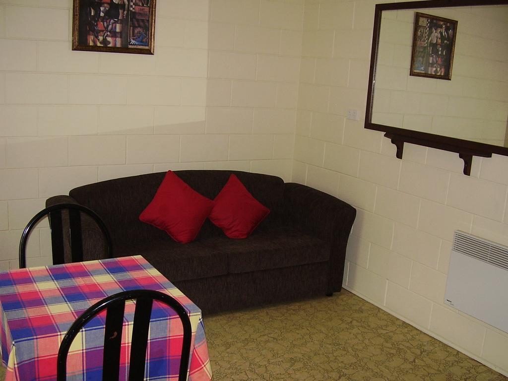 Snowy River Lodge Motel Orbost Δωμάτιο φωτογραφία