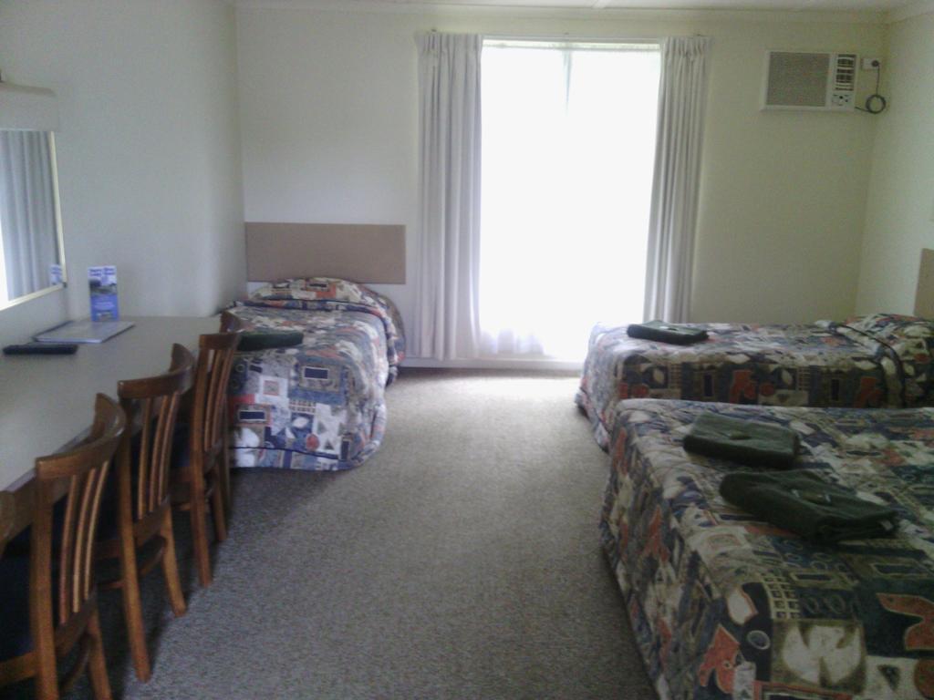 Snowy River Lodge Motel Orbost Δωμάτιο φωτογραφία