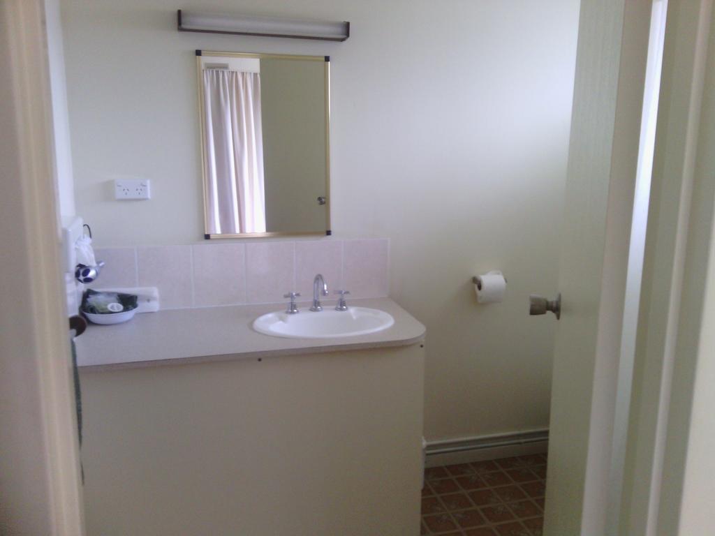 Snowy River Lodge Motel Orbost Δωμάτιο φωτογραφία